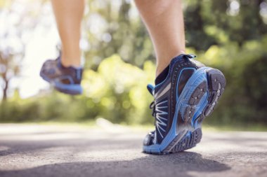 Yaz güneş kavramı egzersiz, fitness ve sağlıklı yaşam için çalışan
