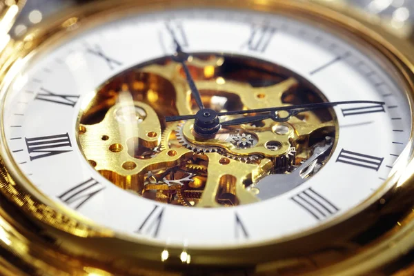 Złoty Vintage Kieszonkowy Zegarek Bliska Koncepcji Czasu — Zdjęcie stockowe