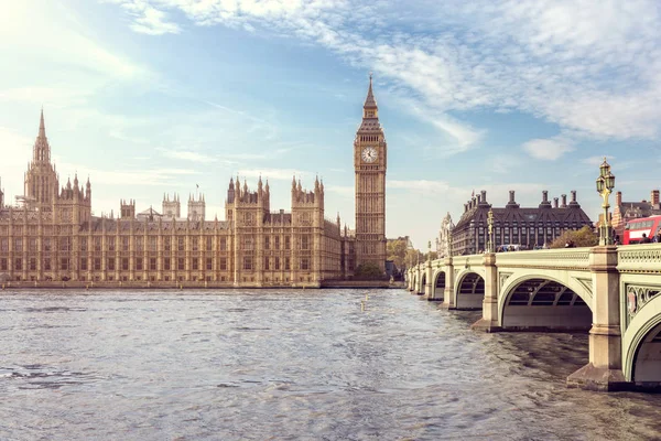 ビッグベン ロンドンの国会議事堂とウェストミンスター橋 イングランド — ストック写真
