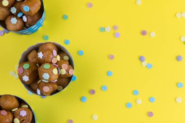 Purcedduzzi küçük köfte şekli var. Lecce onlar un, bira mayası, beyaz şarap, su ve tuz ile yapılır. Onlar bal, anesini ve tarçın ile terbiyeli