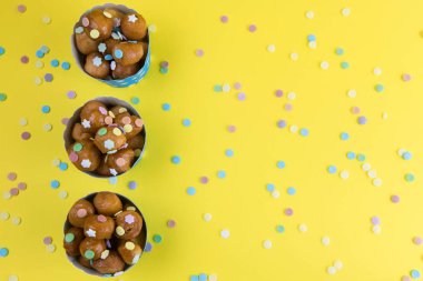 Purcedduzzi küçük köfte şekli var. Lecce onlar un, bira mayası, beyaz şarap, su ve tuz ile yapılır. Onlar bal, anesini ve tarçın ile terbiyeli