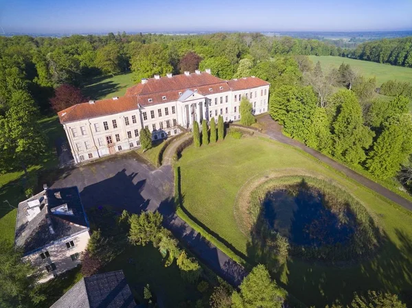 Drogosze, Polonya (eski Donhoffstadt, Doğu Prusya) barok saray. 1710-1714 aristokrat Prusya ailesine ait, yerleşik von Donhoff