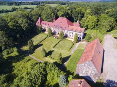 Sztynort, Polonya (eski Steinort, Doğu Prusya sarayda harap barok tarzı)