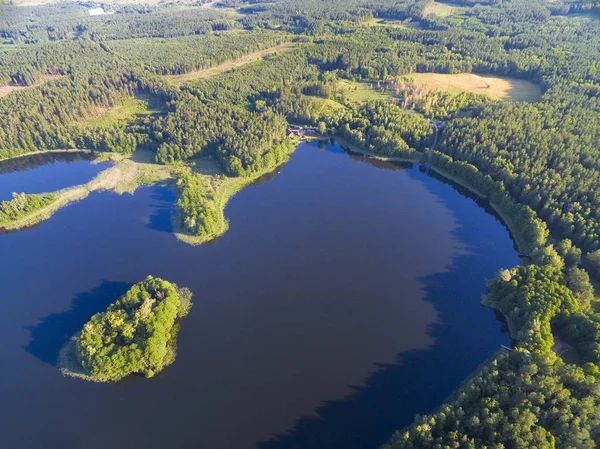 Vista Aérea Pequena Ilha Desabitada Wyspa Pozeracza Serc Lago Com — Fotografia de Stock