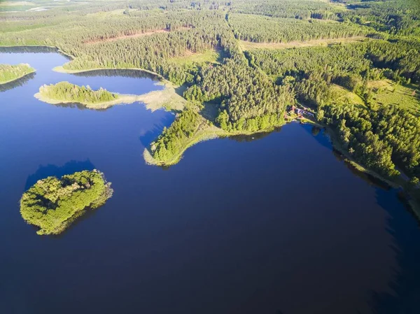 Vista Aérea Pequena Ilha Desabitada Wyspa Pozeracza Serc Lago Com — Fotografia de Stock
