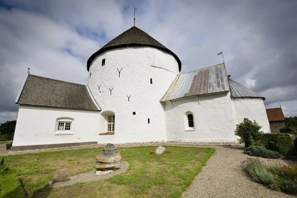 Obronne Okrągły Kościół Nylars Bornholm Dania — Zdjęcie stockowe