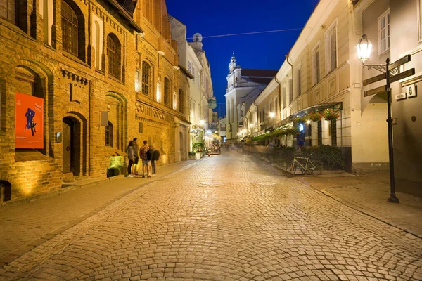 Нічний Вид Освітленої Вулиці Pilies Street Старому Місті Вільнюс Литва — стокове фото