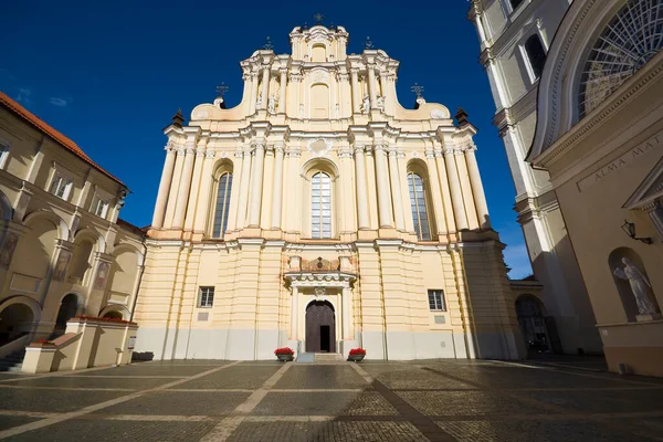 Velký Nádvoří Vilniovy Univerzity Kostela Jana Jana Křtitele Jana Apoštola Stock Obrázky