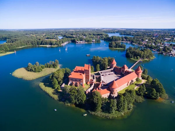 Flygfoto Över Vackra Gotiska Stil Rött Tegel Slott Galve Lake — Stockfoto