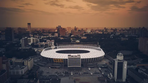 Panoramik Olympiyski Stadı'nda günbatımı, Kiev, Ukrayna