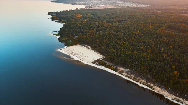 Kyiv Denizi 'ndeki sahil