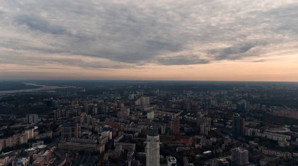 Ukrayna, Kyiv 'de sisli gün batımı