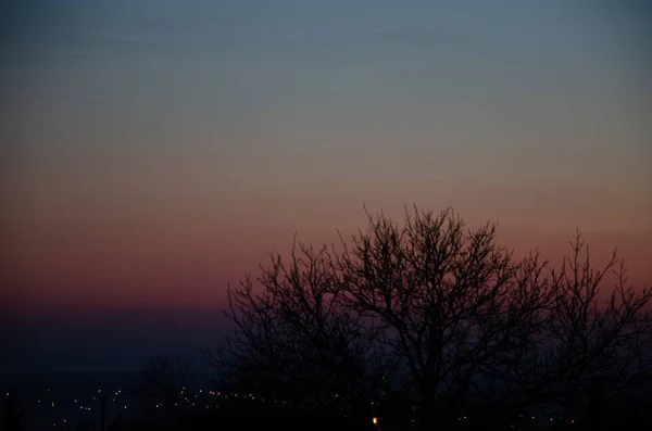 Unglaublicher Schöner Heller Sonnenuntergang Über Der Stadt Gradienten Dem Kern — Stockfoto