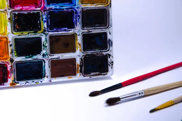 Palette Watercolors Brushes Paints White Background Watercolor Paints Brushes Top — Stock Photo, Image
