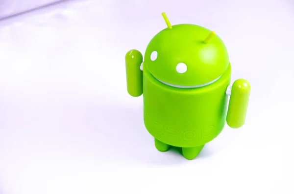 Aprile 2019 Los Angeles Stati Uniti Figura Verde Plastica Android — Foto Stock