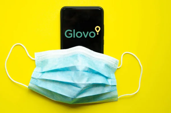 Glovo Glovo Essensausgabe Auf Dem Smartphone Bildschirm Smartphone Blauer Medizinischer — Stockfoto