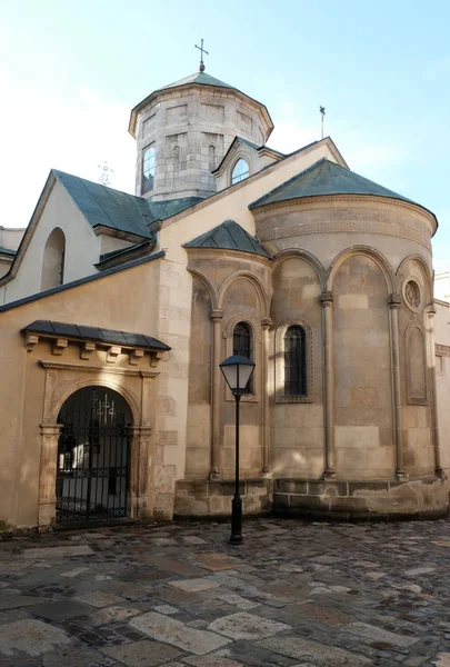 Fachada de un antiguo templo en la ciudad de Lviv Ucrania 15.03.2019 Imagen de stock