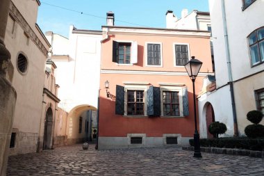 Şehrin avlusu. Lviv Ukrayna kentinde Sokak 03.15.19