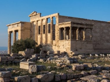 Erechtheion ve Caryatids sundurma görünümünü akropolü, Atina, Yunanistan