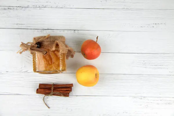Glass Pot Jam Apples Cinnamon White Wooden Background Flat Lay — Stock Photo, Image