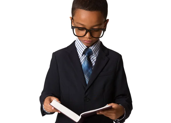 Elegantní Malý Americký Chlapec Brýlemi Obleku Drží Knihu Studio Záběr — Stock fotografie