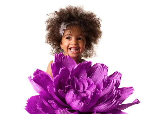 Портрет Маленькой Милой Девочки Большим Фиолетовым Цветочным Оригами Изолированные Белом — стоковое фото