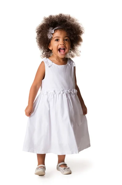 Полнометражный Портрет Милой Веселой Африканской Маленькой Девочки Изолированной Белом Фоне — стоковое фото