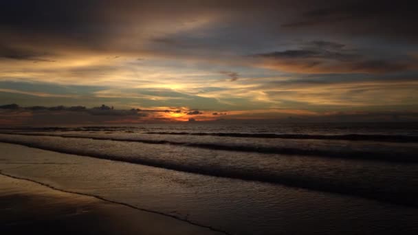 Magnifique Coucher Soleil Sur Plage Tropicale — Video