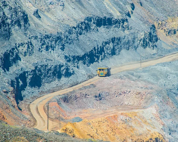 Tipper Road Trucks Pit Iron Ore — Stock Photo, Image