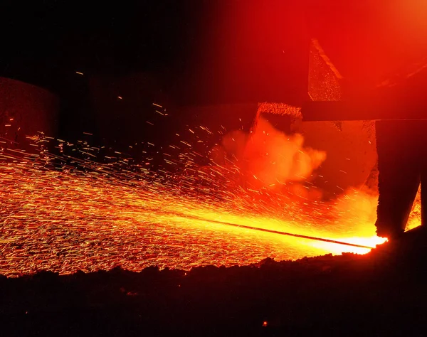 Splashes Hot Metal Release Iron — Stock Photo, Image
