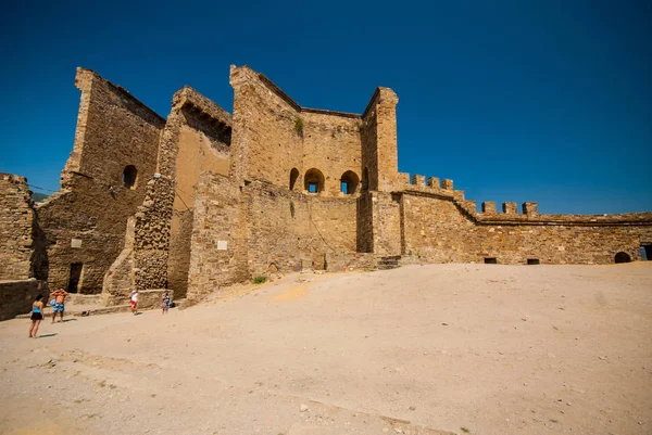 Sudak República Crimea Ucrânia Agosto 2008 Ruínas Fortaleza Medieval Genovesa — Fotografia de Stock