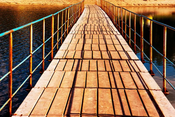 Puente Pontón Metal Madera Sobre Río —  Fotos de Stock