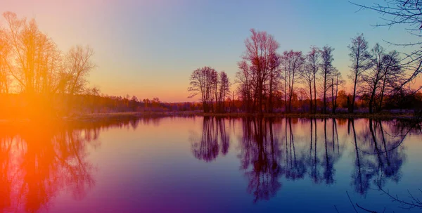 Tarde Lago Del Bosque Principios Primavera —  Fotos de Stock