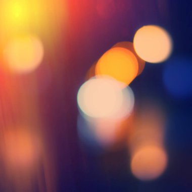Gece sokak ve aydınlatma, arka plan bulanık