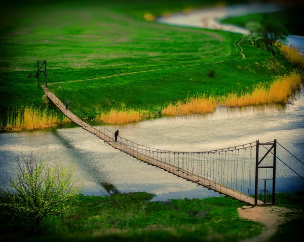 Paisaje Con Viejo Puente Colgante Sobre Río Temporada Primavera —  Fotos de Stock