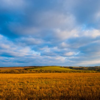 arka plan bulanık, sonbahar peyzaj alanı ve Tepesi