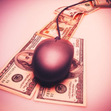 Doları banknot ve açık renkli, fare kapat