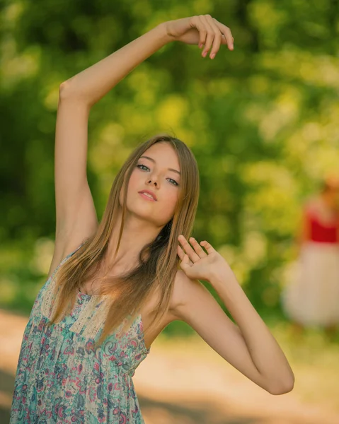 Fille Posant Devant Caméra Photographiant Des Portraits — Photo