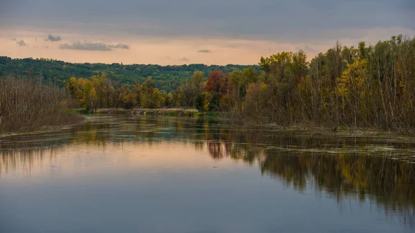 Сільський Пейзаж Річка Осінній Ліс — стокове фото