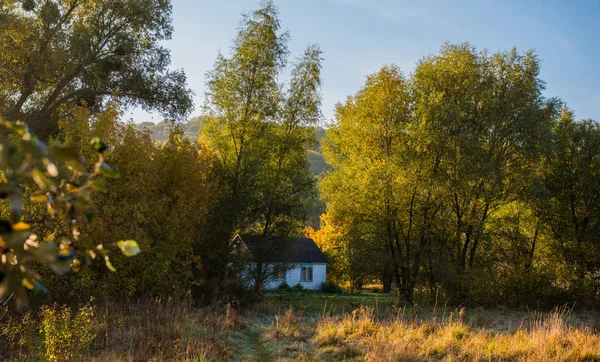 Paysage Automne Avec Vieille Maison Rurale Parmi Les Arbres — Photo