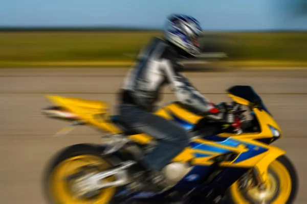 Blurred Background Rider Rides Sports Motorcycle High Speed — Stock Photo, Image