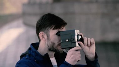 adam sokakta film kamera ile çekim görüntüleri