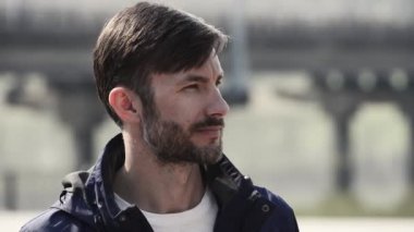 adam sokakta yalnız vakit görüntüleri