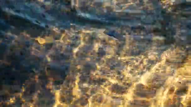 Rustige Beelden Van Golvend Wateroppervlak Van Rivier — Stockvideo