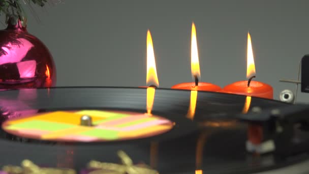 Plan Rapproché Lecteur Vinyle Vintage Avec Décorations Noël — Video