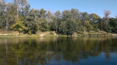 nehir ile huzurlu doğal peyzaj manzaralı görüntüleri