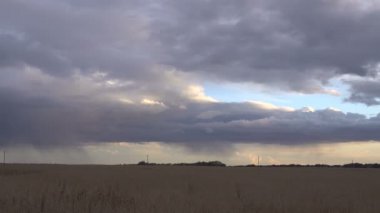 Gün batımında güzel renkli gökyüzü