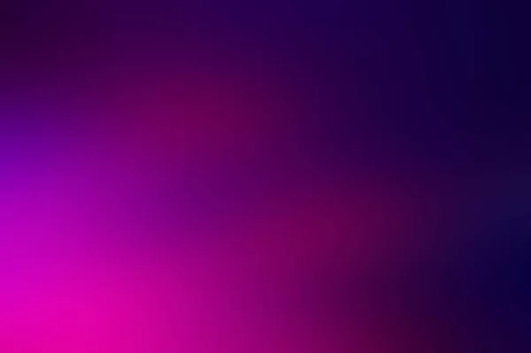 Koyu tonalitede soyut bulanık degrade arka plan. Menekşe, pembe, kırmızı renkler. Tasarımınız için Web banner. 