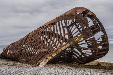 Batık iskelet Büyükelçi Magellan sahil boğaz, paslı savaş gemisi enkazı, Tierra Del Fuego, Şili aradı.