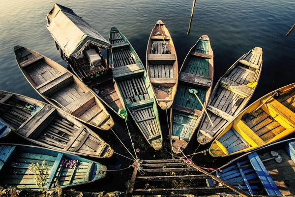 Barcos Del Lago Dal Barcos Coloridos Estacionados Forma Flor Lago —  Fotos de Stock